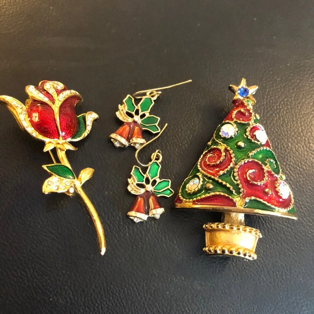 Holiday Jewelry lot of 3 pcs. Gold Toned. Enamel Rhinestones Rose Tree Earrings - Picture 1 of 6